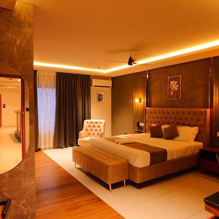 Hotel Classico International Kannangad 外观 照片