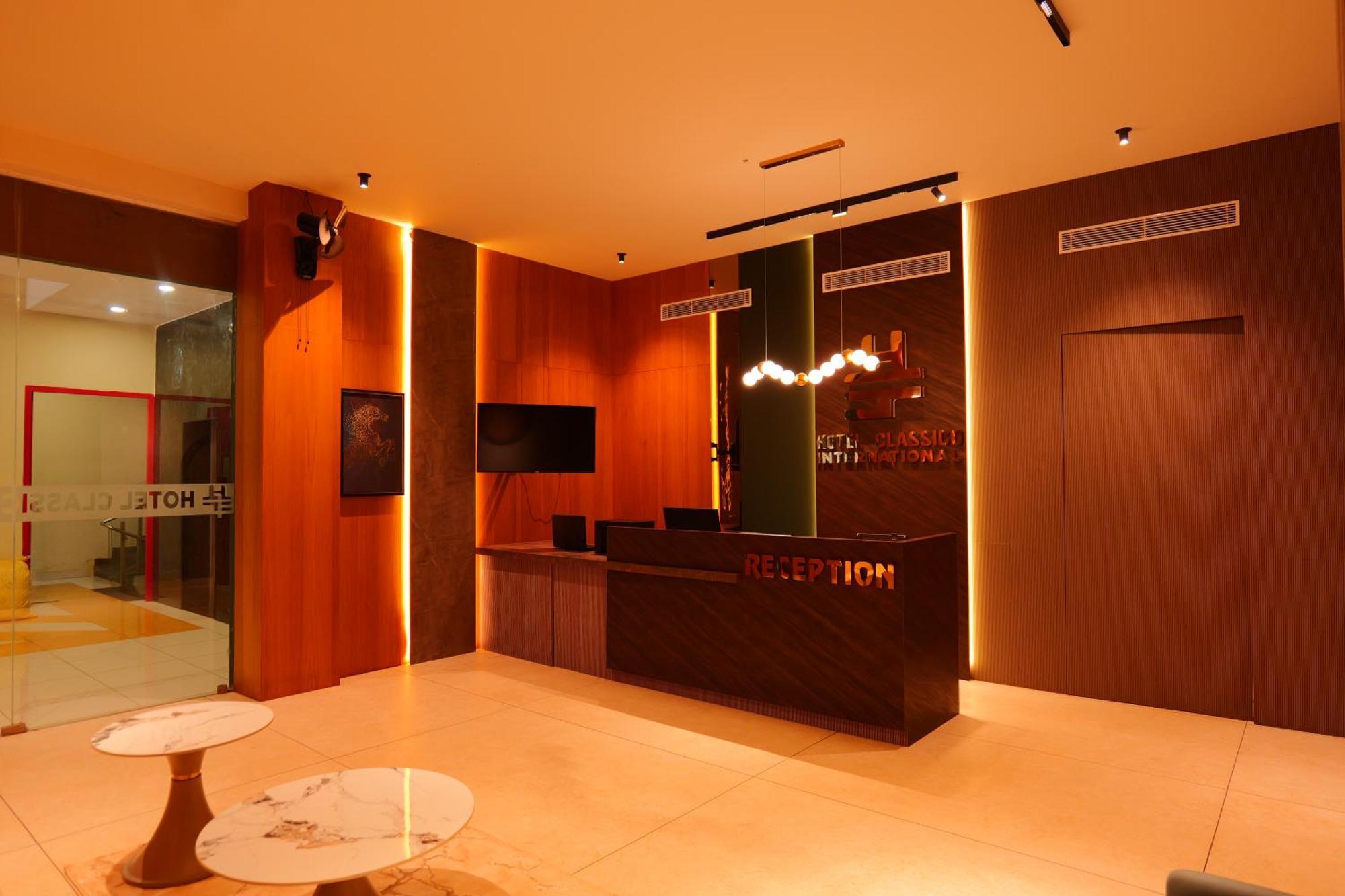 Hotel Classico International Kannangad 外观 照片
